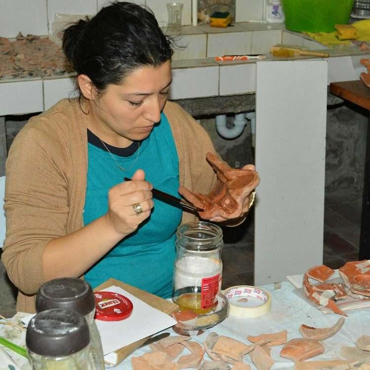 <p><span style="color:rgb(33, 37, 41)">ÇANAKKALE'DE, oturduğu apartmanın 5'inci katındaki dairenin balkonundan düşüp hayatını kaybeden restoratör Tuğba Yavaş'ın (39), düştüğü ana ilişkin güvenlik kamerası görüntüleri ortaya çıktı.</span></p>
