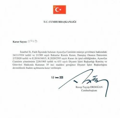 <p>Ayasofya Camii 10 Temmuz 2020 tarihinde <strong>Cumhurbaşkanı Recep Tayyip Erdoğan</strong>'ın imzasıyla aslına rücu etti.</p>