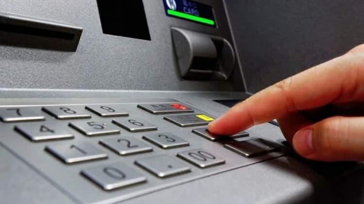 <p>En düşük para çekme limiti 7 bin lirayla Akbank'ta bulunuyor.</p>
<p> </p>