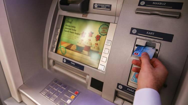 <p> Bunu yapmak yerine farklı bir bankada hesabınız varsa daha uygun fiyatlara EFT yaparak parayı gönderdiğiniz banka ya da anlaşması olduğu bankanın ATM'sinden ücretsiz olarak paranızı çekebilirsiniz.</p>