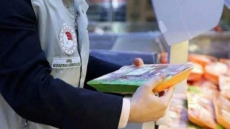 <p>Kanatlı eti yerine başka et türlerinin kullanılması, gıda boyası ve sakatat gibi maddelerin yer aldığı ürünler arasında pide harcı ve kebap çeşitleri de bulunuyor.</p>