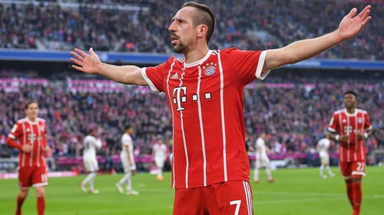 <p><strong><span style="color:#B22222">RİBERY</span> | İSLAM</strong> (Hristiyandı)</p>
<p> </p>
<p>Franck Ribéry, 2006 yılında İslamiyet’i kabul etti ve Fatih adını aldı. </p>
