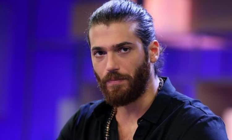<p><strong><span style="color:#B22222">CAN YAMAN</span> | HRİSTİYAN (iddia)</strong></p>
<p> </p>
<p>Son olarak Demet Özdemir ile birlikte 'Erkenci Kuş' dizisinde rol alan ve bu dizi sayesinde İtalya'da ciddi bir popülariteye sahip olan Can Yaman'ın Hristiyan olduğu söyleniyor.</p>
<p> </p>
<p><strong>"Keşke bu kadar yakışıklı olmasaydım" </strong>diyen ve Türkiye'de yapamayıp İtalya'ya yerleşen Can Yaman henüz iddialara ilişkin bir açıklama yapmadı.</p>