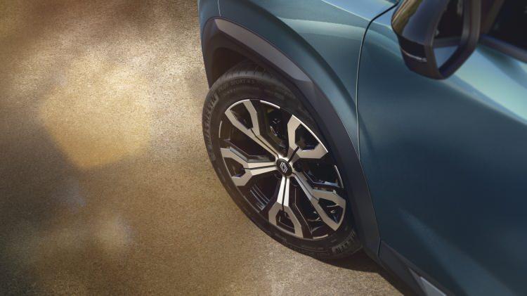 <p><strong>Renault Grubu’nun Uluslararası Operasyonlardan Sorumlu Kıdemli Başkan Yardımcısı Ivan Segal</strong>:“Boreal, sadece yeni bir model değil; uluslararası hedeflerimizin güçlü bir yansıması.<br />
<br />
Yüksek beklentilere sahip müşterilerin ihtiyaçlarına yanıt vermek üzere tasarlandı. Curitiba’dan sonra Bursa’da üretilecek olan Boreal, Uluslararası Oyun Planı'nın dördüncü ürünü olarak C segmentindeki büyüme stratejimizin önemli bir adımını temsil ediyor.”</p>