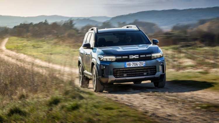 <p><strong>Renault Ürün Performansından Sorumlu Başkan Yardımcısı Bruno Vanel: </strong>“Renault, Boreal'le birlikte, Avrupa dışındaki yeni stratejisine ışık tutarak uluslararası gelişiminde yeni bir adım atıyor. Renault Group'un modüler platformunda tasarlanan Boreal, markanı C segmentindeki varlığını sürdürülebilir şekilde güçlendirerek müşteriler için maksimum katma değer, verimlilik ve faydalı teknolojiler sunacak. Boreal, günümüzün Renault modellerinin tüm DNA'sını açıkça yansıtıyor.”</p>

<p> </p>

<p><strong>Sürüş Destek Sistemleri ve Güvenlik</strong></p>

<p>Boreal Türkiye pazarı için 24 adede kadar ADAS teknolojisiyle donatıldı. Bunlar arasında Şerit Takip Asistanı (LKA), Kör Nokta Uyarı Sistemi (BSW), Acil Durum Frenleme Sistemi (AEBS), Arka Çapraz Trafik Uyarısı (RCTA) ve Seviye 2 otonom sürüş destek sistemi yer alıyor. Eller Serbest Park ve 360 derece kamera sistemi, şehir içi manevralarda büyük kolaylık sağlıyor. Adaptif LED farlar her koşulda optimum görüş sunuyor.</p>
