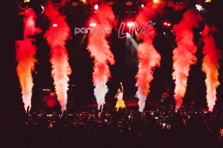<p><span style="color:#000000"><strong>Ünlü yıldız daha önce 2022 yılında Türkiye'ye gelmiş ve İstanbul konserine binlerce hayranı adeta akın etmişti.</strong></span></p>