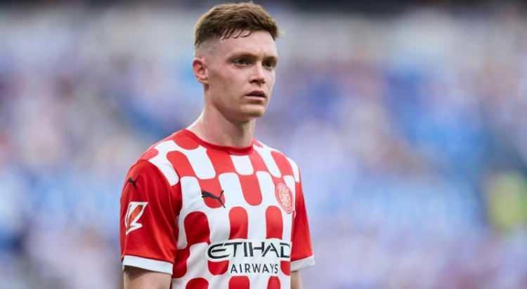 <p>Kadrosunda üç Ukraynalı futbolcu bulunduran Trabzonspor, Girona forması giyen Ukraynalı Viktor Tsygankov ile ilgilendiği ve temaslara başladığı belirtildi.<br />
<br />
(MİLLİYET)</p>