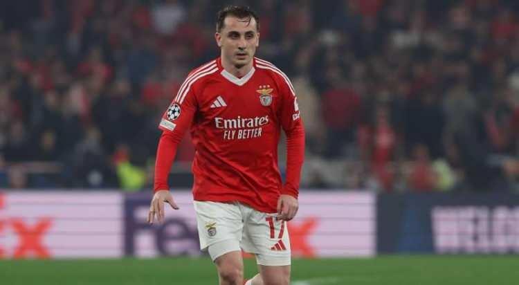 <p>Benfica ile Orkun Kökçü için görüşen Beşiktaş, Portekiz ekibinin bir diğer milli oyuncusu Kerem Aktürkoğlu'nun da şartlarını sordu.</p>