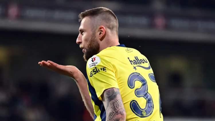 <p>Fenerbahçe, hem Skriniar hem de Asensio için PSG ile pazarlıkta.<br />
<br />
İki oyuncunun transferi için de müjde yakın.<br />
<br />
(TÜRKİYE GAZETESİ)</p>
