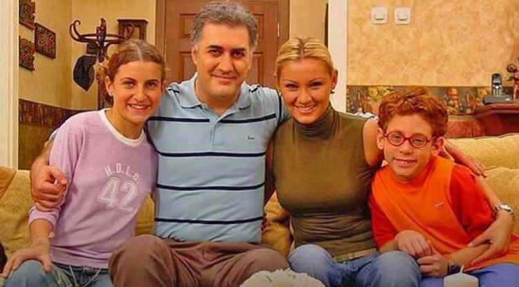<p>2002-2003 yıllarında yayınlanan Çocuklar Duymasın dizisinde oynadığı 'Havuç' karakteriyle adını geniş ekranlara duyuran Furkan Kızılay, öfkeli çıkışıyla gündeme geldi.</p>