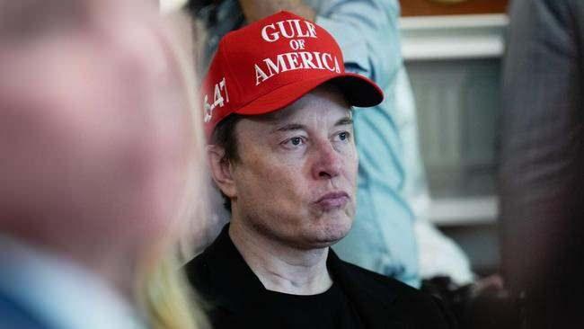 <p>Elon Musk ise bu yıl davet edilmedi. Geçtiğimiz yılki Musk–Altman gerilimi sonrası bu gelişme, teknoloji çevrelerinde dikkat çekici bir ayrıntı olarak değerlendirildi. Geçtiğimiz yılki Musk–Altman gerilimi sonrası bu gelişme, teknoloji çevrelerinde dikkat çekici bir ayrıntı olarak değerlendirildi.</p>
<p> </p>
<p> </p>
