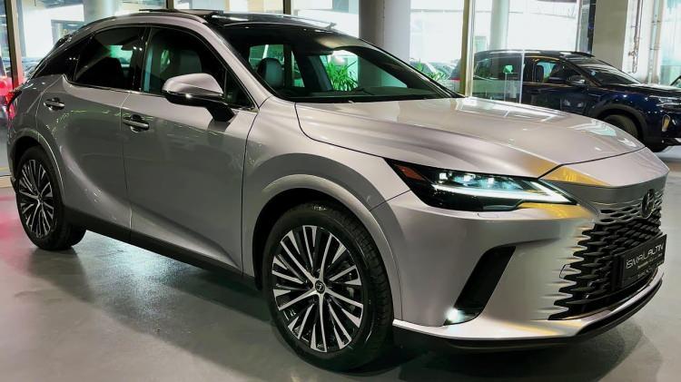 <p>- Tam hibrit RX 350h ve performans hibriti RX 500h olmak üzere iki versiyonla tercih edilebilen bu modelde, 1 milyon 625 bin TL’den başlayan takas desteği bulunuyor.</p>