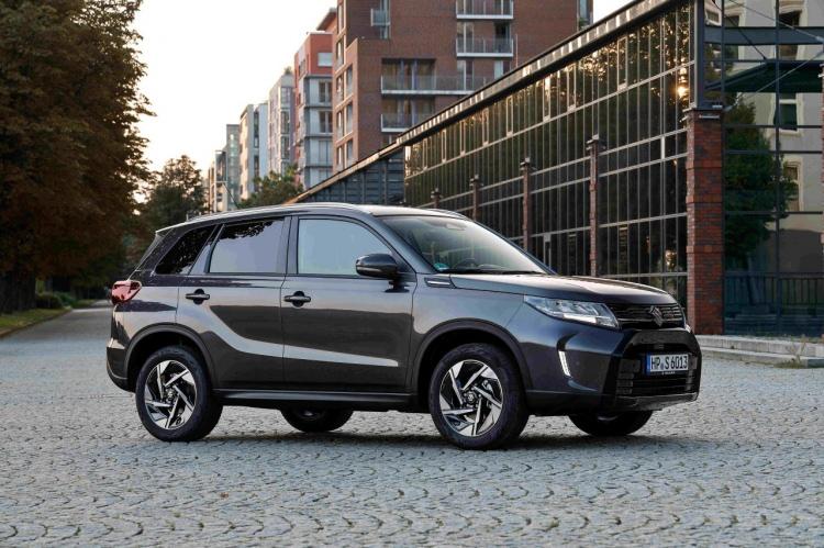 <p><strong>SUZUKİ</strong></p>
<p> </p>
<p>Suzuki, temmuz ayına S-Cross ve Vitara modelleri için sunduğu 250 bin TL 0 faizli krediye ek olarak nakit alım avantajlarıyla güçlü bir başlangıç yaptı. </p>