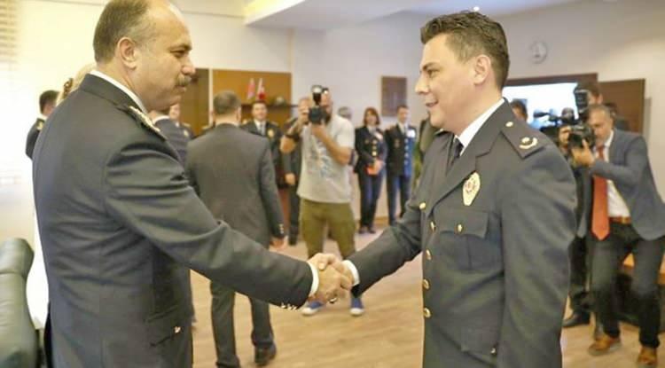 <p>İstanbul Valiliği 9 yeni il emniyet müdür yardımcısı, 12 ilçe emniyet müdürü ve 12 şube müdürü atamasını duyurdu.</p>