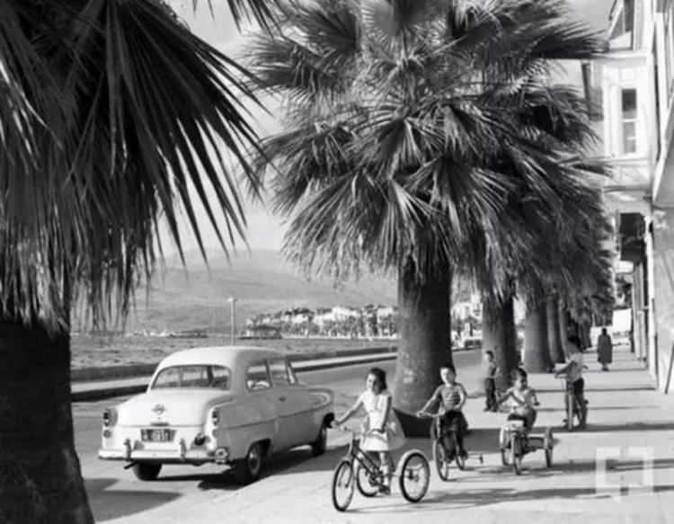 <p>Kordon - İzmir</p>
<p> </p>