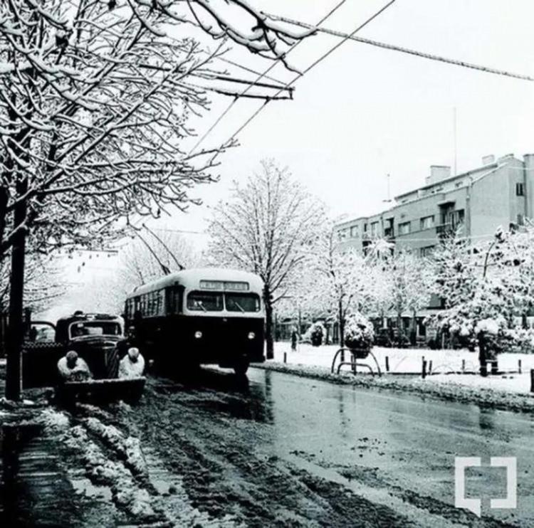 <p>Ankara Atatürk Bulvarı -1950'li yıllar</p>