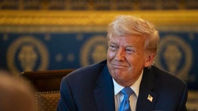 <p><strong><span style="color:#B22222">9) DONALD TRUMP</span> | ABD Başkanı</strong></p>
<p> </p>
<p><strong>İlk 5'e giremedi...</strong></p>
<p> </p>
<p>Ekonomi, vergi reformu ve Çin'e karşı agresif ticaret politikalarıyla öne çıktı</p>