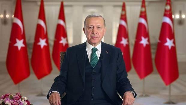 <p><span style="color:#B22222"><strong>3) RECEP TAYYİP ERDOĞAN</strong></span></p>
<p> </p>
<p>Türkiye’yi bölgesel aktör yaptı, savunma sanayii ve çok yönlü dış politikayla öne çıktı.</p>