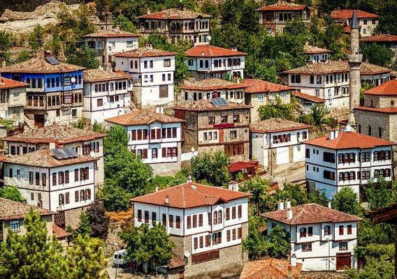 <p><span style="color:#B22222"><strong>KARABÜK </strong></span></p>
<p> </p>
<p>Safranbolu Şehri (1994)</p>
<p> </p>