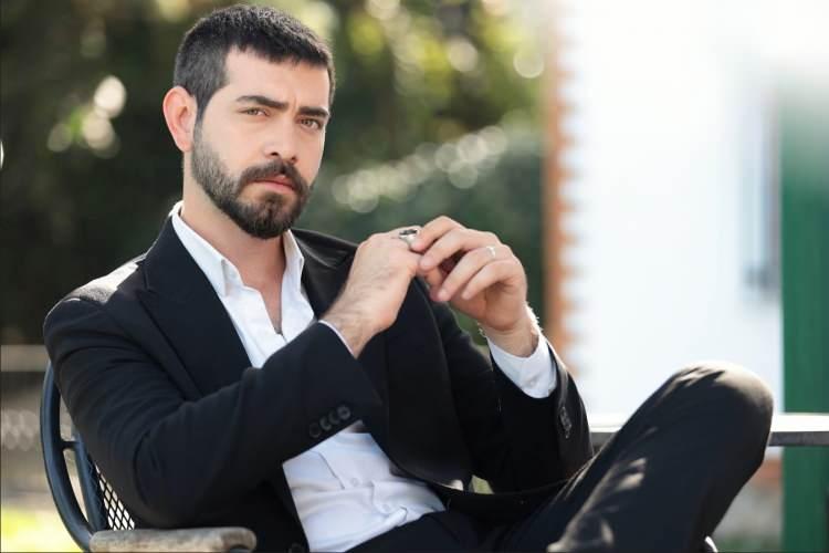 <p><span style="color:#000000">Oyuncu Barış Baktaş baba olacağını duyurdu. Ünlü oyuncu katıldığı bir etkinlikte bebeğinin cinsiyetini ve vereceği ismi ilk kez açıkladı. </span></p>
