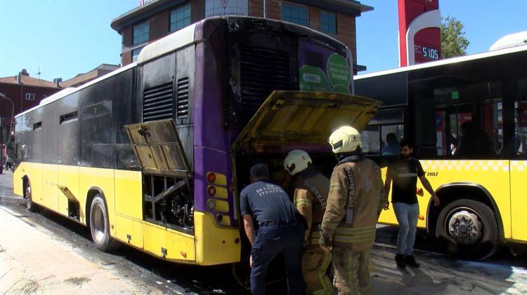 <p>Sancaktepe'de seyir halindeki İETT otobüsünde çıkan yangın, itfaiye ekipleri tarafından söndürülürken, içinde yolcu olmaması olası bir faciayı önledi.</p>
<p></p>