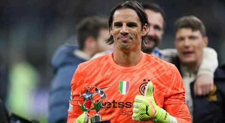 <p>36 yaşındaki Sommer, Sarı-kırmızılı idarecilerden 8 milyon euro civarında yıllık ücret istedi.<br />
<br />
Galatasaray bu ücreti çok buldu. Taraflar arasında görüşmeler devam ediyor.<br />
<br />
(FANATİK)</p>