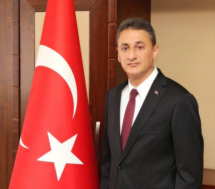 <p><strong><span style="color:rgb(178, 34, 34)">TÜM MÜDAHALELERE RAĞMEN KURTARILAMADI</span></strong></p>

<p>Yoğun bakım ünitesinde tedavisi süren Erol Karaömeroğlu, bugün öğle saatlerinde doktorların tüm müdahalesine karşın kurtarılamadı.</p>

<p> </p>

