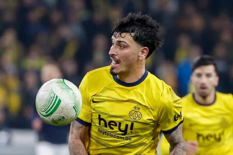 <p>Trabzonspor, haftaya tek gündemle giriyor. Bordo mavililer, Al Qadsiah forması giyen Cameron Puertas'ı kadrosuna katmak istiyor. </p>
<p><br />
(FANATİK)</p>
