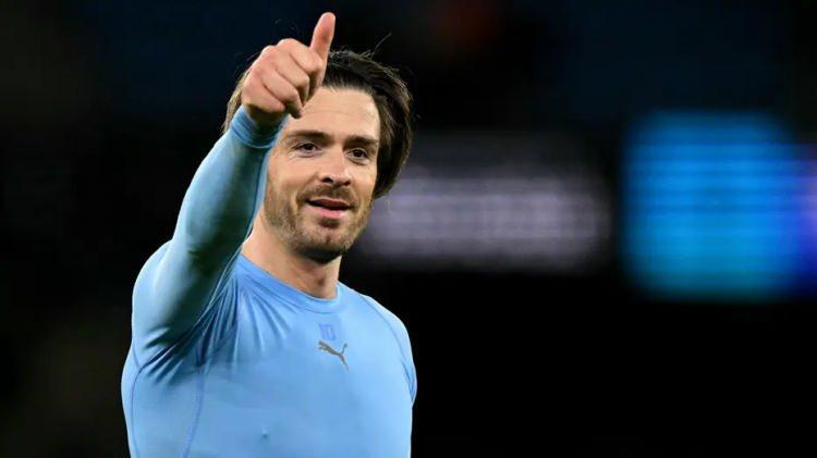 <p>Beşiktaş sol kanat pozisyonu için dünya yıldızlarıyla temaslara başladı.<br />
<br />
Listede Manchester City'den Jack Grealish de yer alıyor.<br />
<br />
Kısa süre önce oyuncunun menajeriyle temas kuran Beşiktaş, İngiliz ekibine teklif yapmaya hazırlanıyor.<br />
<br />
(TAKVİM)</p>