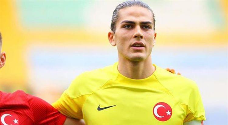 <p>Muhammet Taha Tepe ile yolları ayıran Trabzonspor, Uğurcan Çakır ile rekabet edebilecek bir ismi ikinci kaleci olarak düşünüyor.<br />
<br />
Adaylar ise; Doğan Alemdar ile Bilal Beyazıt.<br />
<br />
(FANATİK)</p>