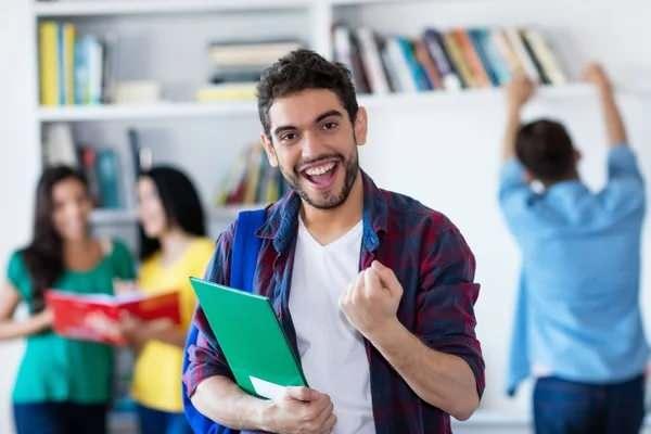 <p>Üniversite tercih döneminin gelmesiyle birlikte günümüzde birçok genç, finansal olarak rahat bir hayat sürmenin hayalini kuruyor.</p>
<p> </p>