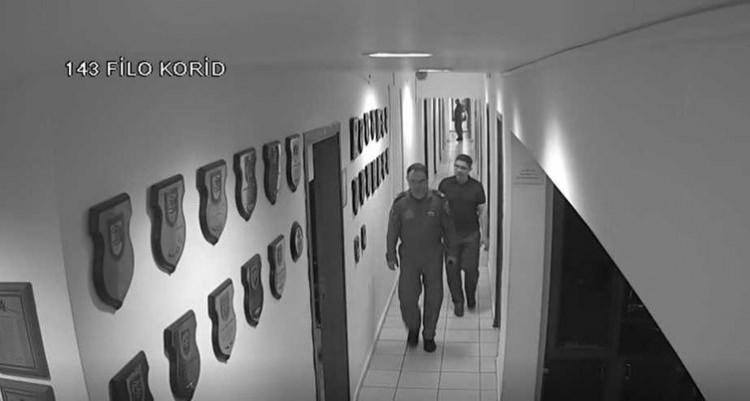 <p>Nizamiyedeki görevlilere Arif Paşa'yla görüşmeye geldiğimi söyledim ancak beni içeri alamayacaklarını, Yurtta Sulh Konseyi'nin yönetime el koyduğunu, Arif Paşa'nın yetkisinin kalmadığını ve geri dönmem gerektiğini söylediler. Böylece darbe girişimini net olarak öğrenmiş oldum. Onlara boyun eğmedim.</p>
<p> </p>
