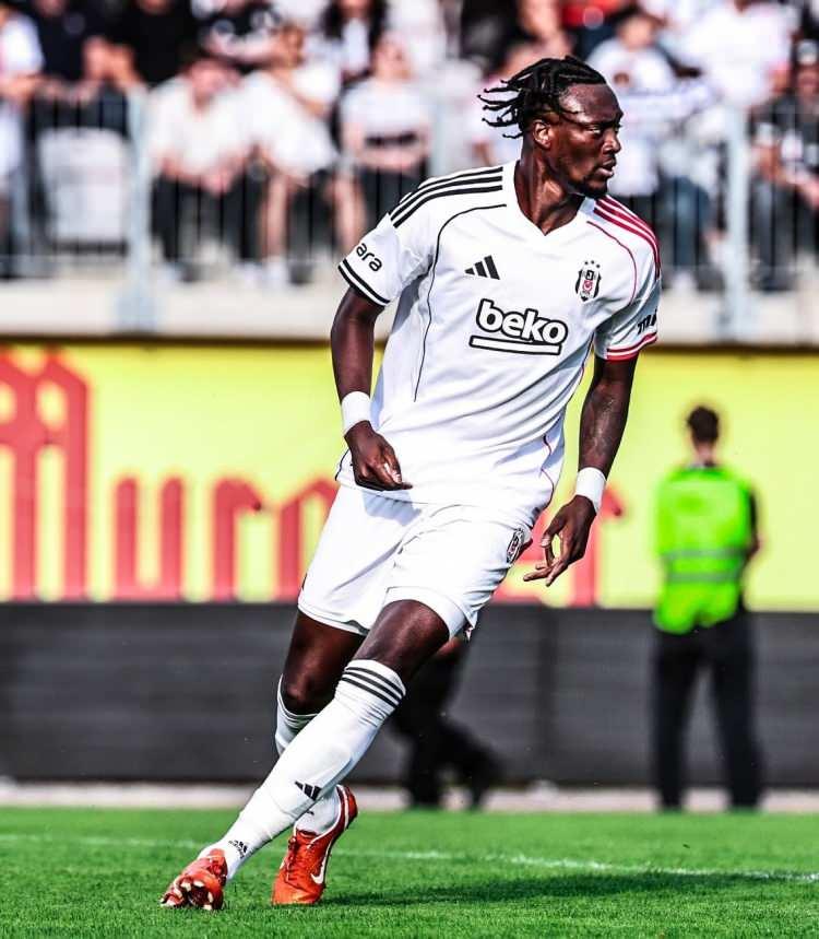 <p>Tammy Abraham<br />
<br />
Beşiktaş<br />
<br />
Santrafor</p>