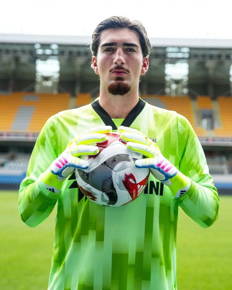 <p>Luca Stancic<br />
<br />
Başakşehir<br />
<br />
Kaleci</p>