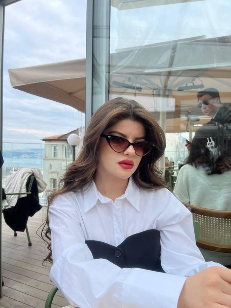 <p><span style="color:rgb(51, 51, 51)">Kendisinden bir süredir </span><a href="https://www.haber7.com/" target="_blank">haber</a><span style="color:rgb(51, 51, 51)"> alınamayan Hemşirelik Bölümü öğrencisi Ayşe Tokyaz'ın (22) cansız bedeni 13 Temmuz'da Eyüpsultan'da yol kenarında bir valiz içerisinde bulundu.</span></p>