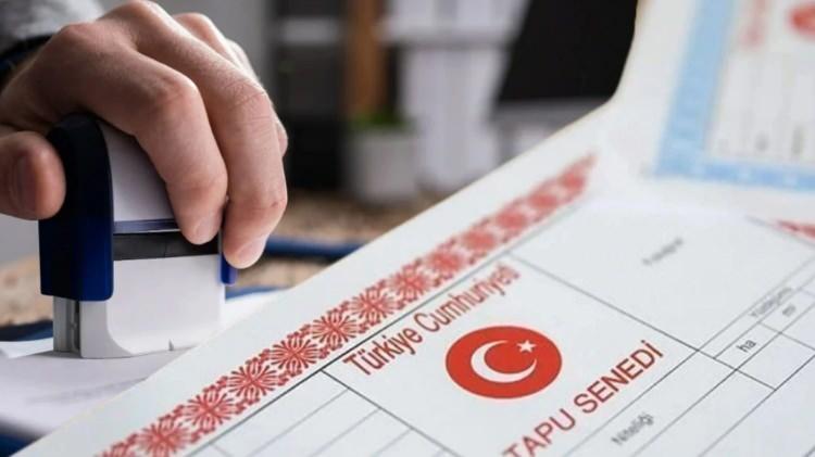 <p>Bakanlıktan yapılan açıklamada, arazi tespitinde, bölgelerin hasat dönemine de bakılarak 1 Eylül'den 31 Ağustos'a kadarlık sürenin dikkate alınacağı belirtilirken, 2025 yılına ilişkin listenin 1 Eylül itibarıyla yayınlanması bekleniyor. </p>
