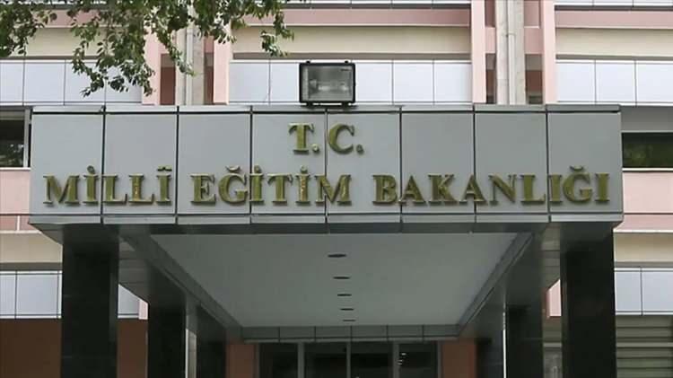 <p>Bilim ve teknoloji gibi belirli disiplinlerde derinlemesine eğitim verilerek öğrencilerin yeteneklerini geliştirmelerine olanak sağlanacağı özel program uygulayan okullarda, müfredat ve öğretim yöntemleri standart eğitim programlarından farklı şekilde, alanın gereksinimlerine göre özel olarak tasarlanacak.</p>
<p> </p>