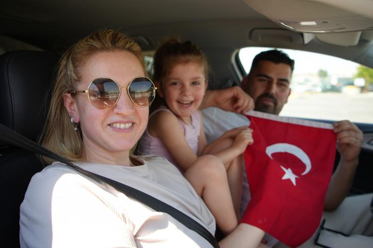 <p>Yıllık izin döneminin başlamasıyla Kapıkule'de hareketliliğin ilerleyen günlerde daha da artması bekleniyor.</p>
<p> </p>
