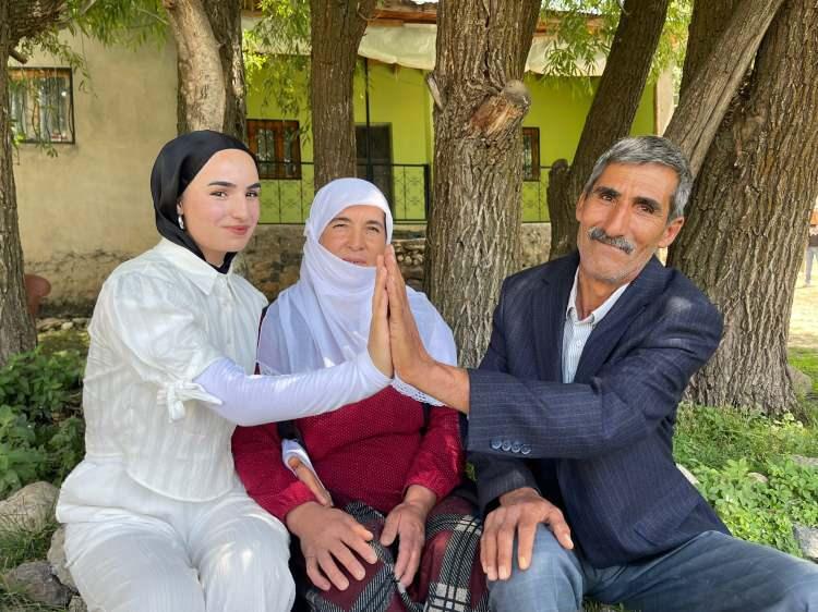 <p>Nusret Sarman Mesleki ve Teknik Anadolu Lisesi Konaklama ve Seyahat Hizmetleri mezunu Çimen Gülen, <strong>Yabancı Dil Testi’nde 431,45250 puan aldı. </strong></p>