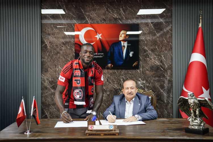 <p>Myenty Abena<br />
<br />
Gaziantep FK<br />
<br />
Stoper</p>