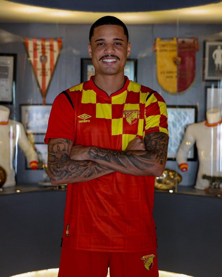 <p>Janderson<br />
<br />
Göztepe<br />
<br />
Santrafor</p>
