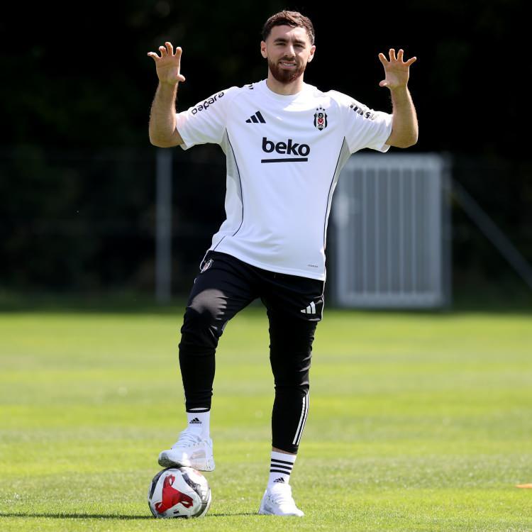 <p>Orkun Kökçü<br />
<br />
Beşiktaş<br />
<br />
Orta saha</p>