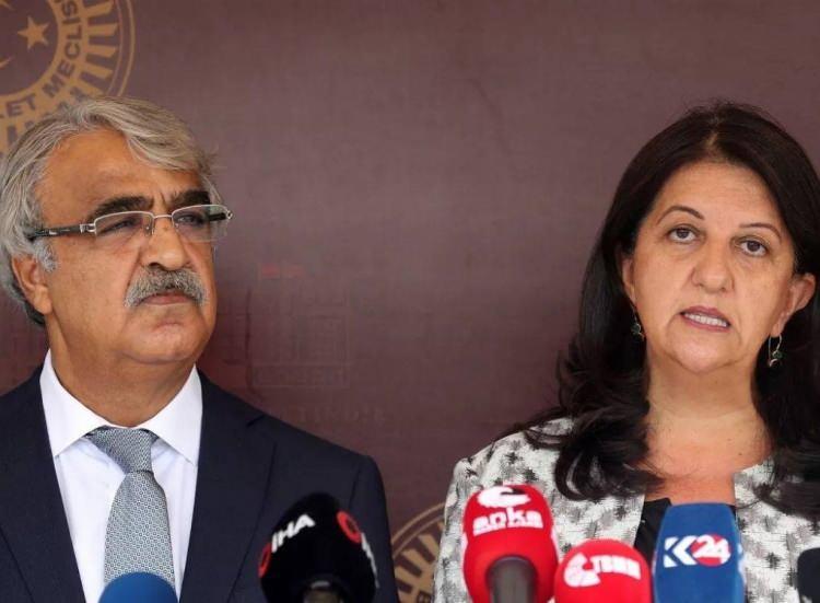 <p>Edinilen bilgilere göre, İmralı heyeti siyasi parti turlarının ardından adaya bir ziyaret gerçekleştirecek.</p>
<p> </p>