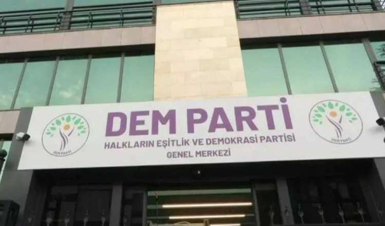 <p>Ayrıca, temmuz ayı bitmeden DEM Parti Merkez Yürütme Kurulu (MYK) üyelerinin de adaya gitmesi talep ediliyor.</p>
<p> </p>