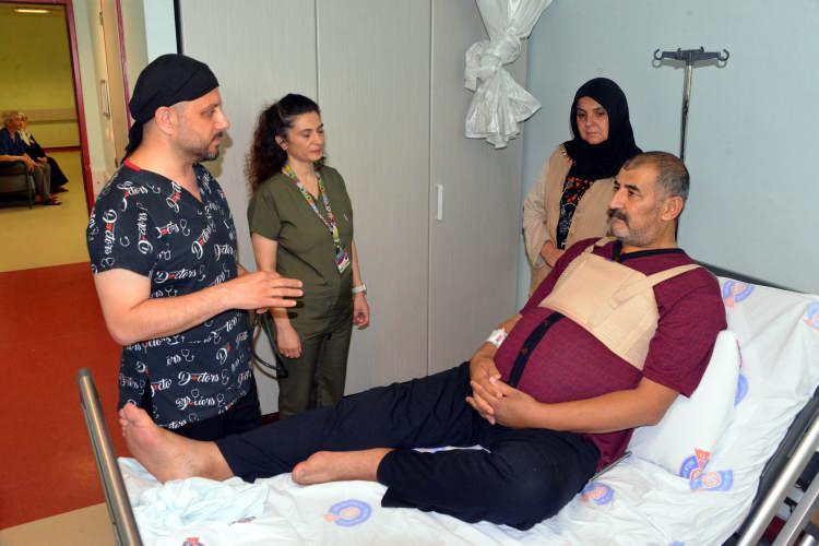 <p><span style="color:#A52A2A"><strong>YAŞADIĞI ATEŞLİ HASTALIK SONUCU OLUŞTU</strong></span></p>
<p>Hastanın muayenesi ve tetkiklerinde Karabörk’ün çocukken geçirdiği ateşli hastalığı bağlı olarak kalp kapağının çürüdüğü ve kalbinde de kitle olduğu tespit edildi. </p>