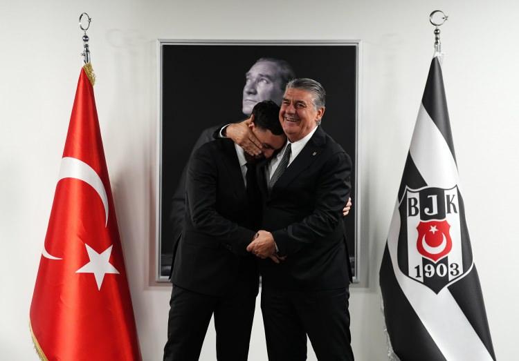 <p>Siyah-beyazlı takım uzun süren pazarlıklar neticesinde Benfica ile anlaşarak Orkun'la 1+4 yıllık sözleşme imzaladı.</p>