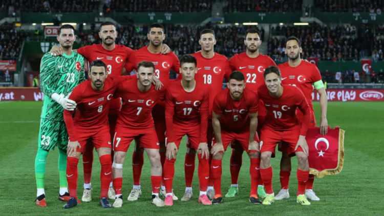 <p>Türk futbol tarihinde bonservisine en çok para ödenen 10 futbolcu şu şekilde:</p>