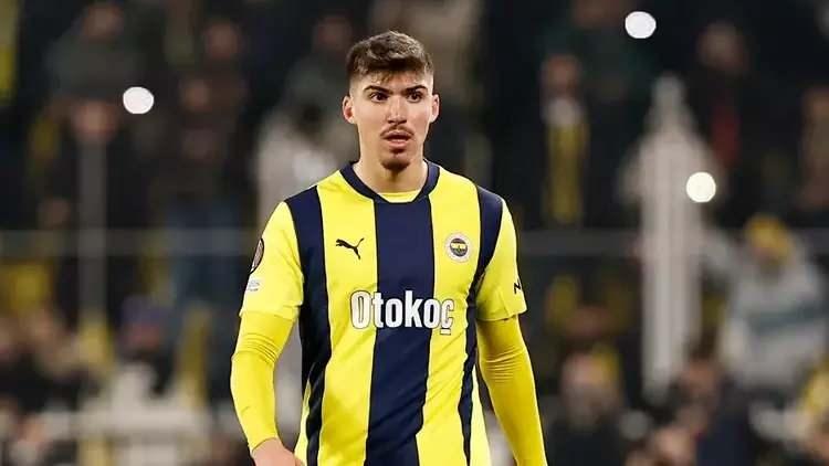 <p>Fenerbahçe'nin genç stoperi Yusuf Akçiçek, PSG'nin radarında.</p>
