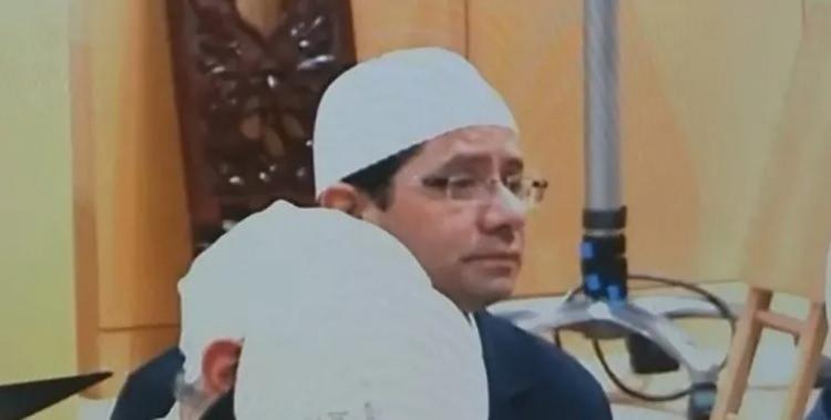 <p>Ne Pensilvanya'ya gittim ne Fetullah Gülen ile görüştüm. Talimat almam söz konusu değildir. Tek bağlantım şirketlerinde çalışmış olmam" dedi. Batmaz'ın yalan söylediği SABAH'ın ulaştığı Pensilvanya'da kaydedilen görüntülerle bir kez daha kanıtlandı.</p>
<p> </p>
<p> </p>