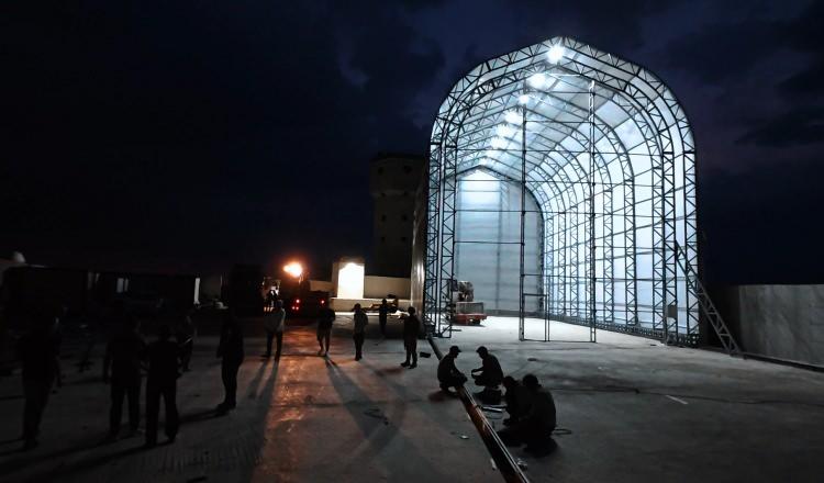 <p>Tamamı yerli ve milli imkanlarla geliştirilen <strong>Gökçeri Aerostat</strong> <strong>hava aracı</strong>, bütün alt sistemleriyle birlikte 15 Temmuz günü ilk test uçuşunu gerçekleştirerek Gabar’daki koruma görevine resmen başladı.</p>